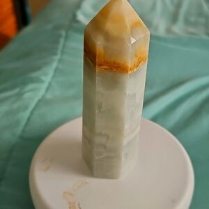Real Natural Crystal Stone Tower